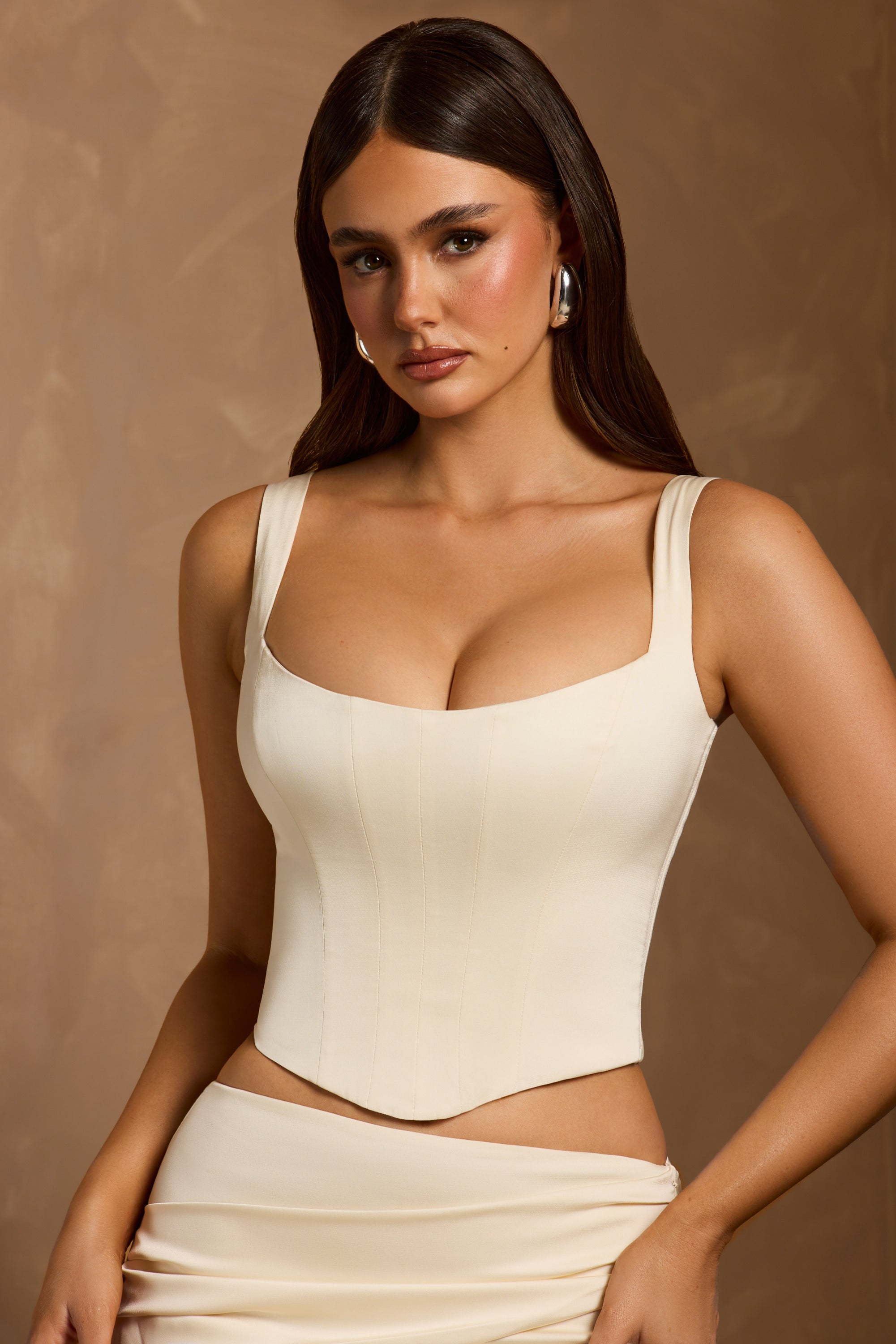 10697-Ivory_Hannie_1_e83261c8-cef6-48a6-9998-5d6c72cac4df-4