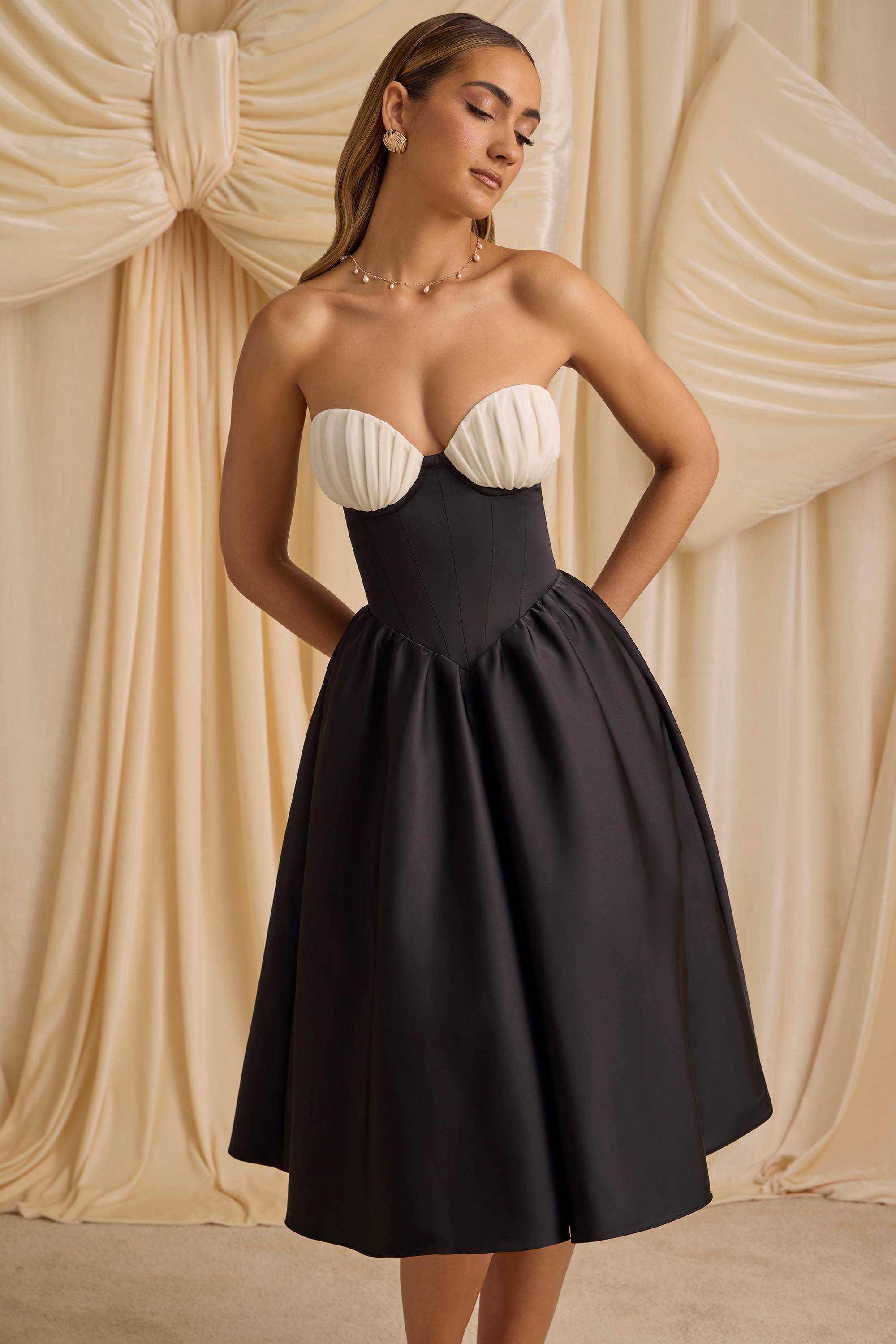 12161-Black_Gabrielle_1-3