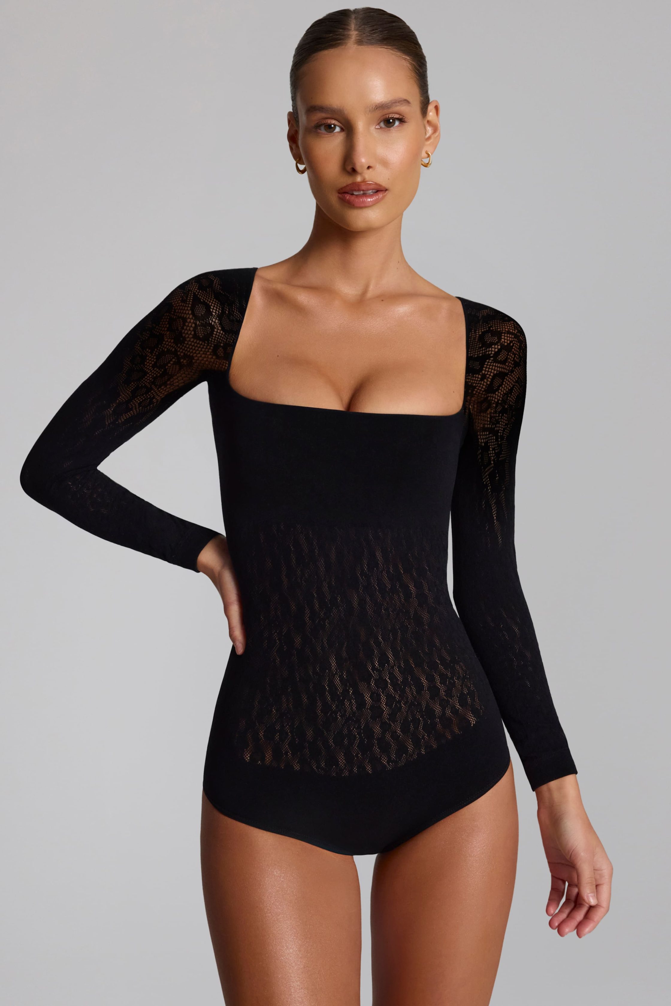 14740-Cassila_Black_3-4