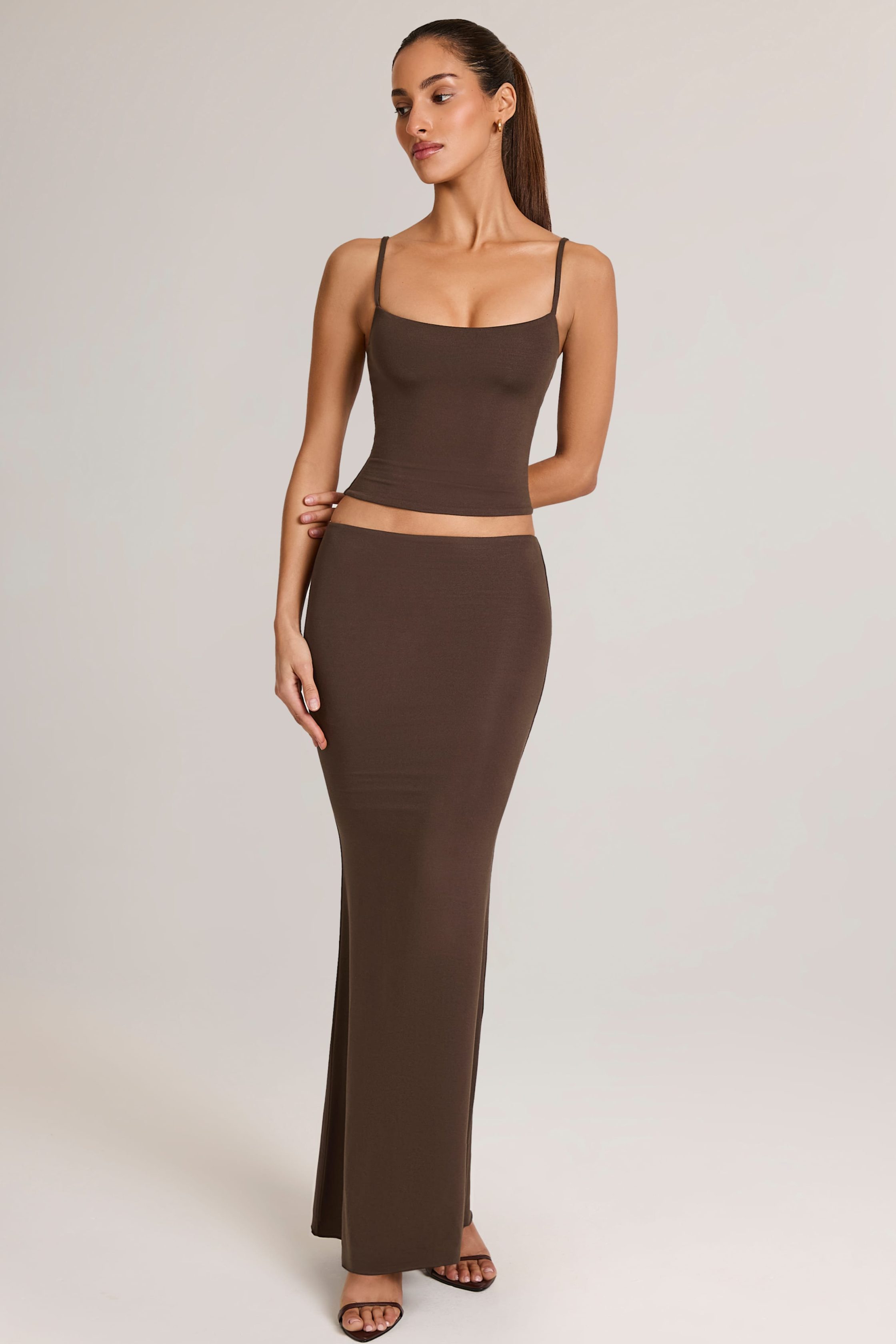 14802-ChocolateBrown_Avenley_5-4