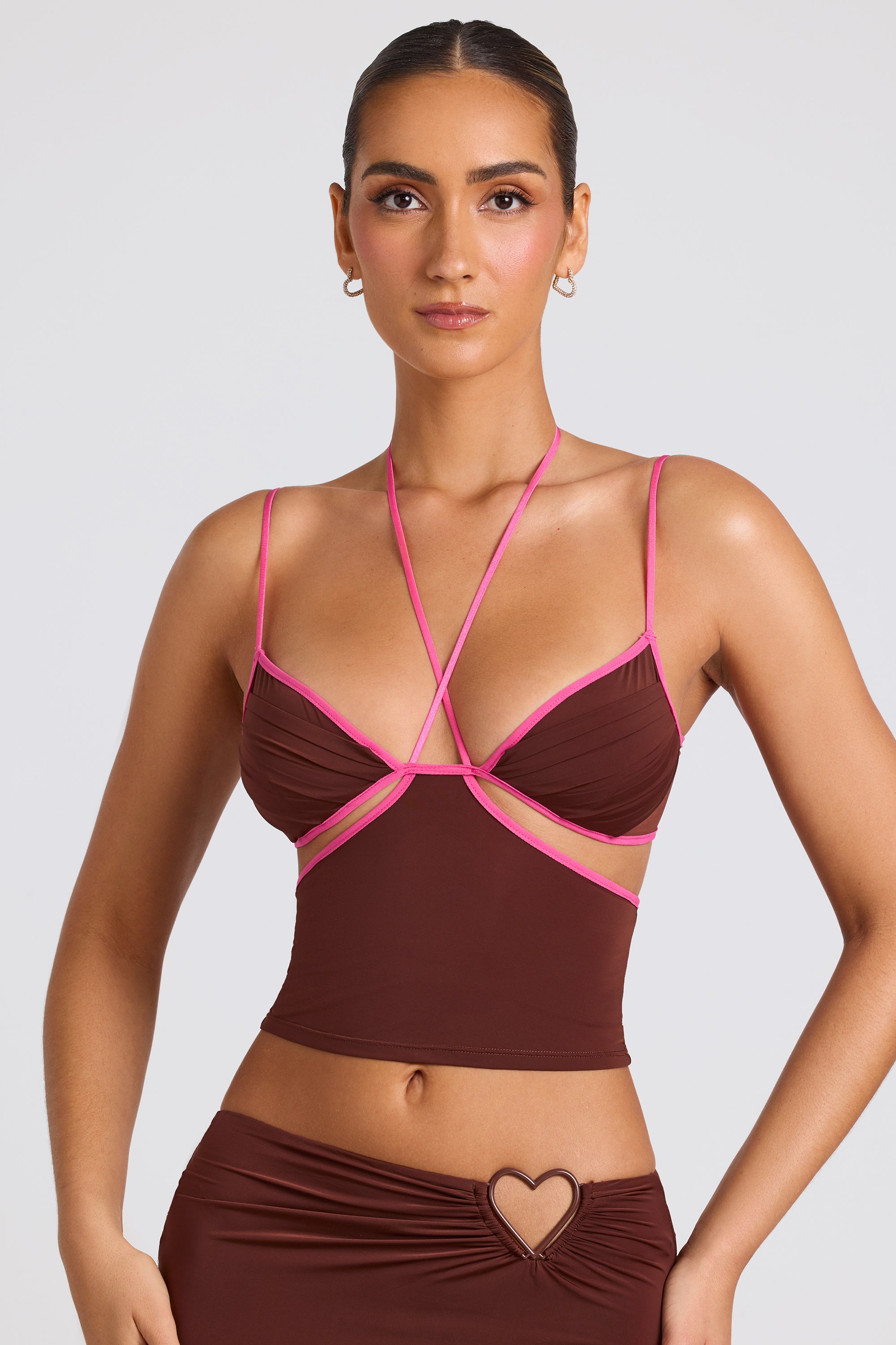 8008-8009-ChocolateBrown_Rocio_Sabine_14-3