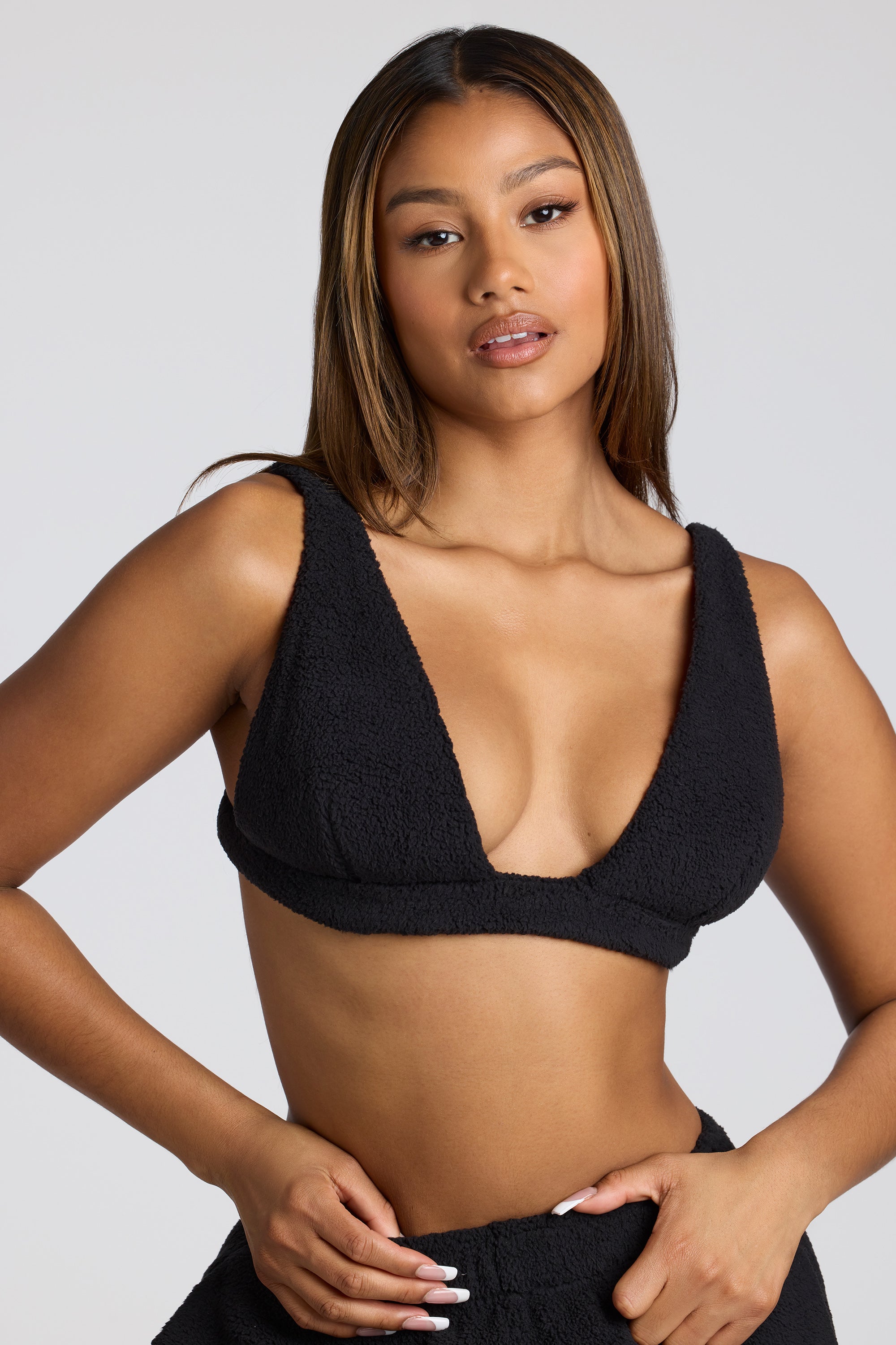 8323-8162-Black_Loungewear_6_7f8b05b7-d4a2-4d2a-aae7-fe92225dc0b1