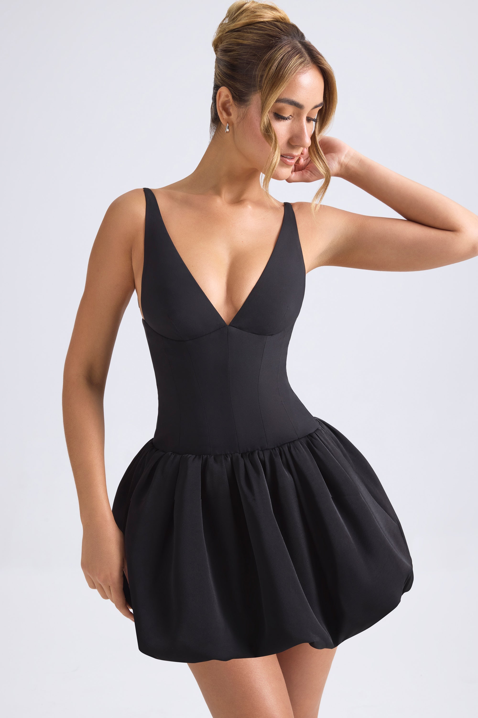 8382-Black_Anahita_5_315a6cb3-ed17-4c76-bcea-ccb210c145d9-1