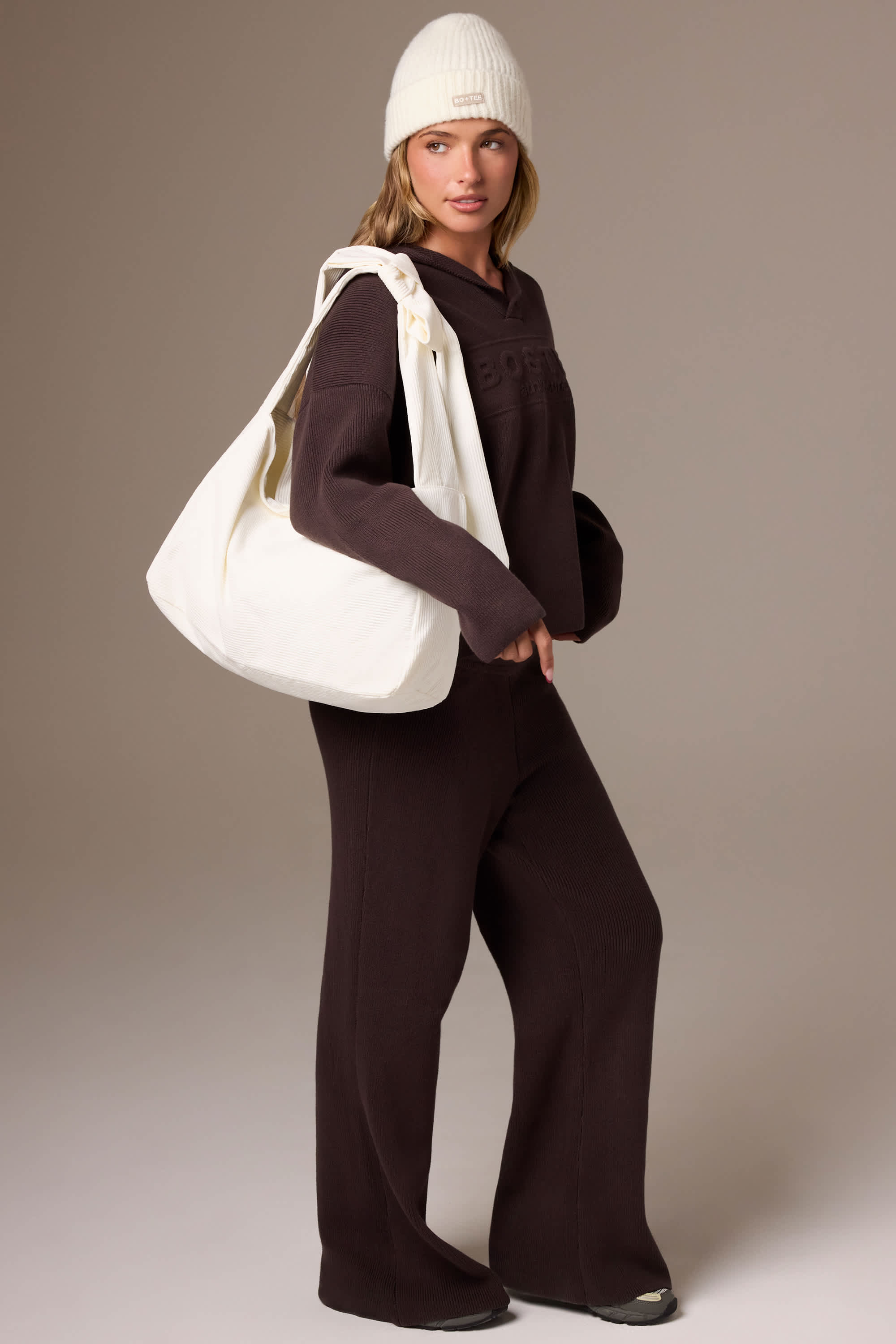 BT02570-Ivory_CosyCoffeeRunWithLydsButler_1-1