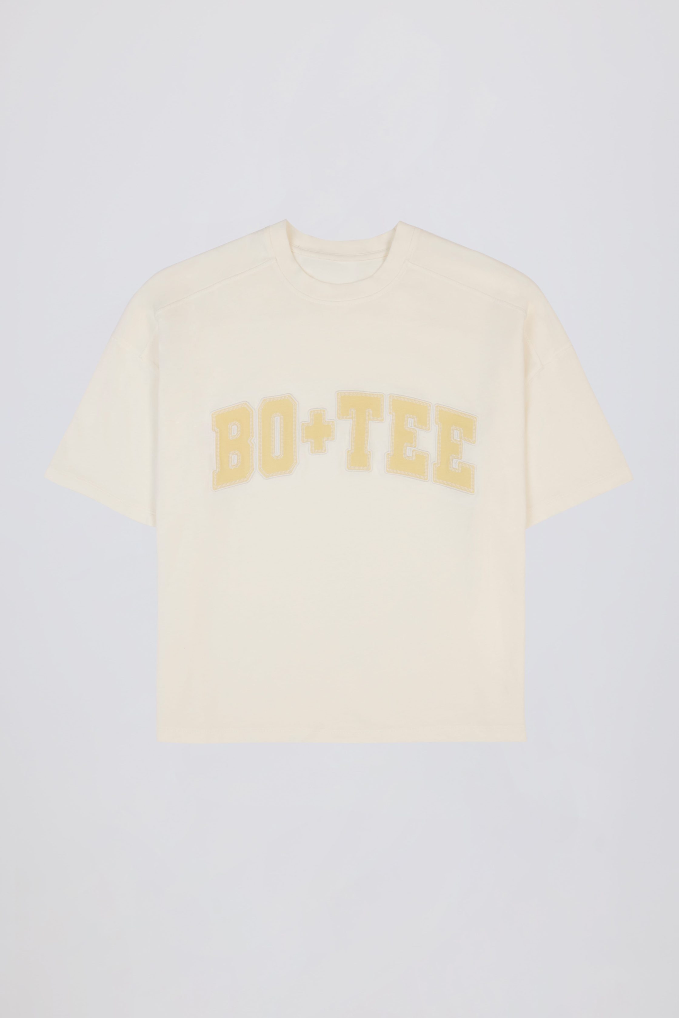 BT02584-White_Alumna_21-1