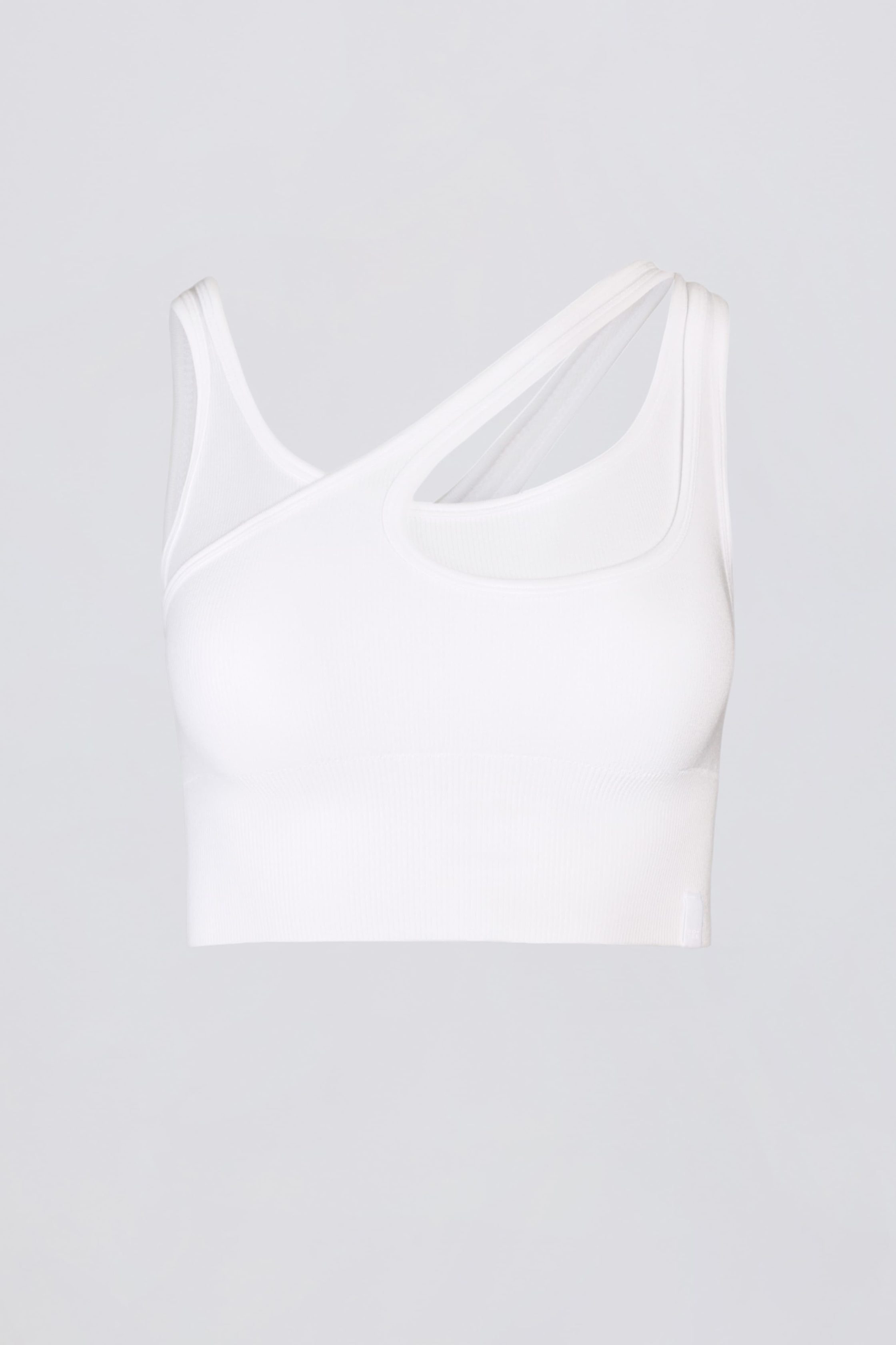 BT02593-White_Alumna_21-2