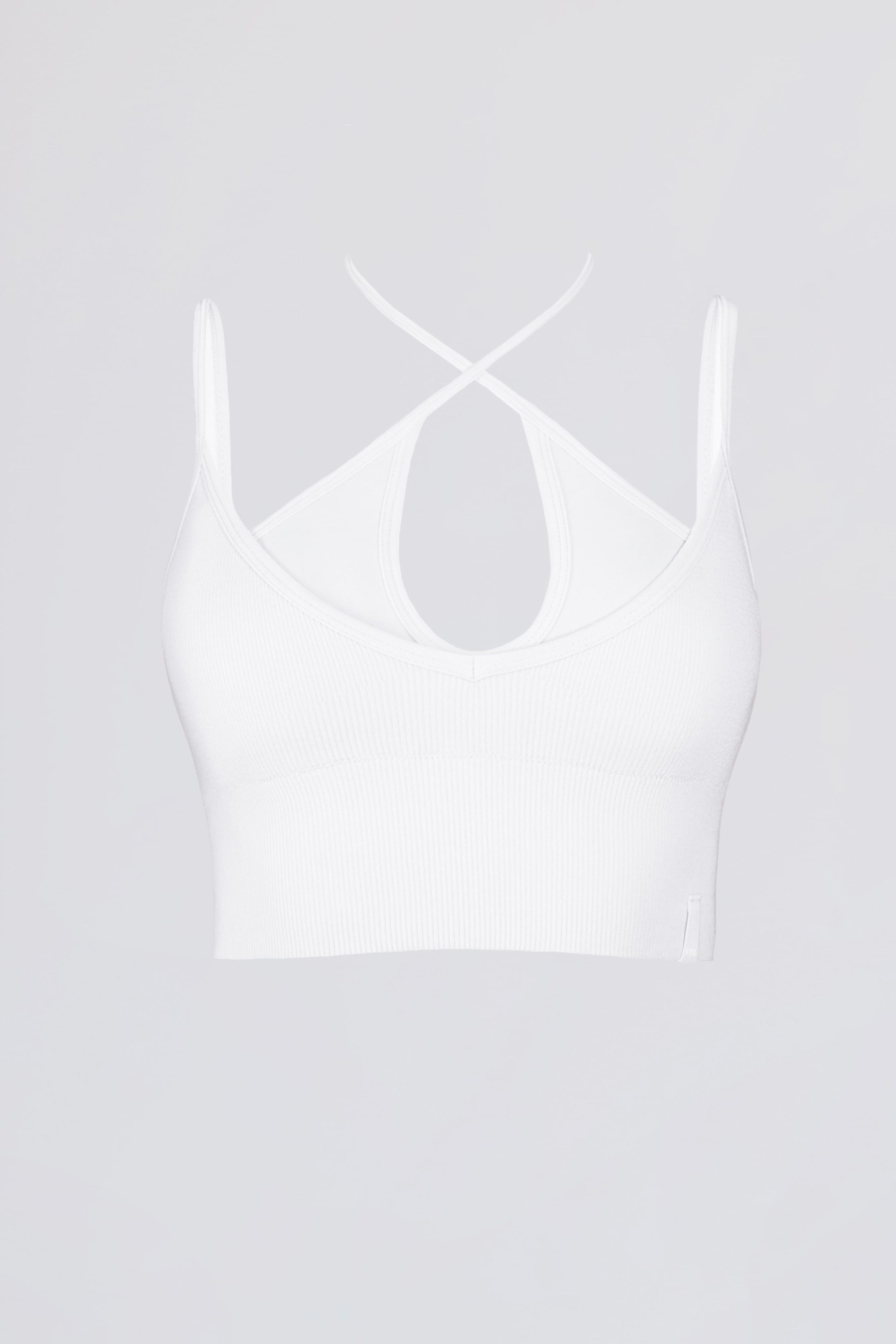 BT02594-White_Alumna_21-2
