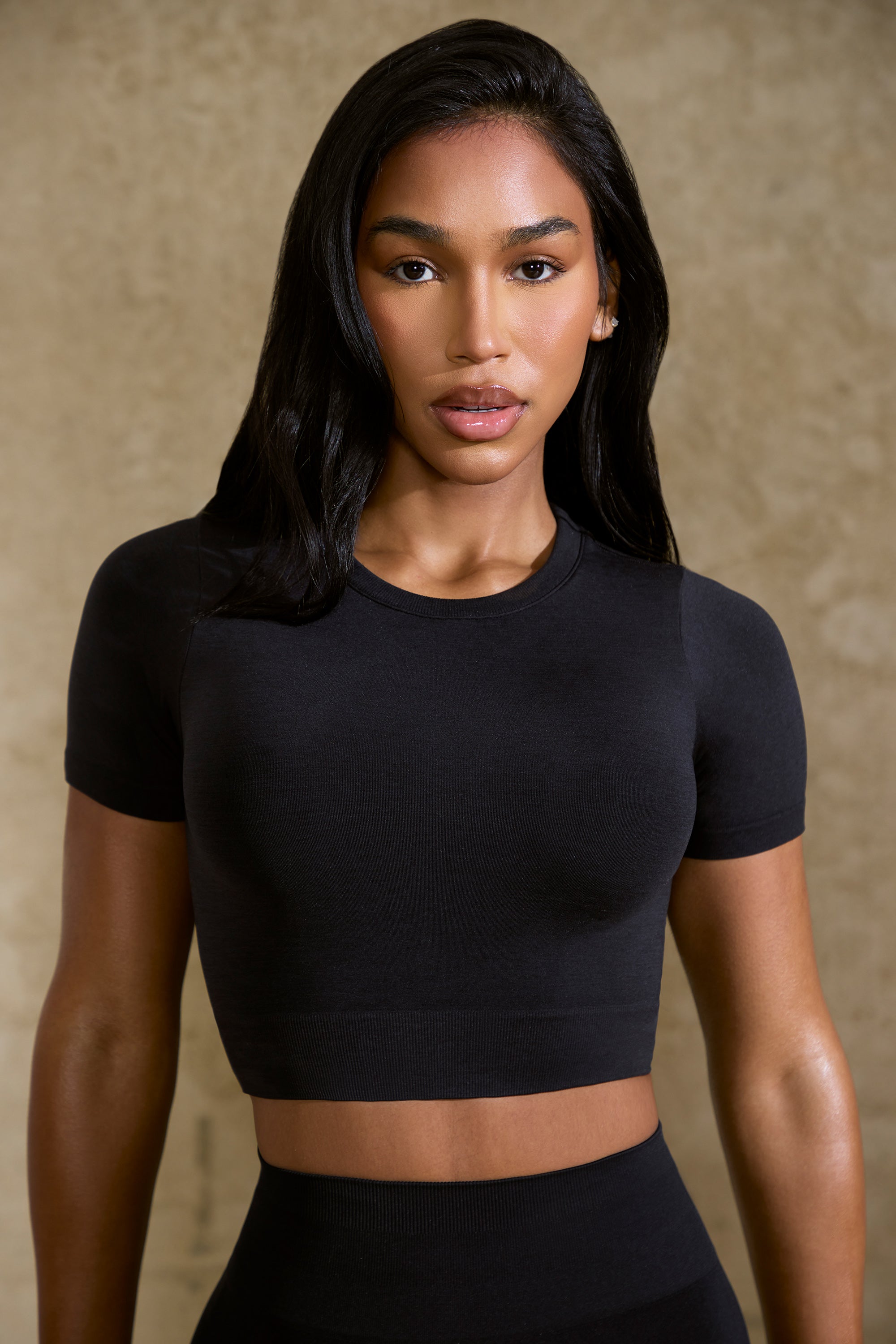 BT0672_3_Excel-Black-Cropped-Top-1