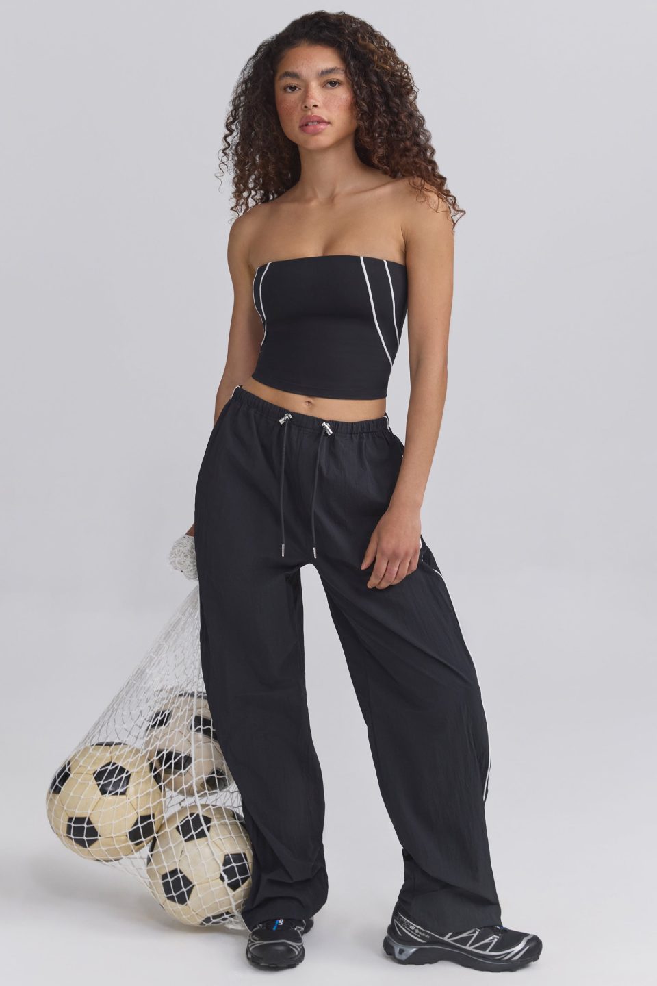 Water-Repellent Crinkled Wide-Leg Trousers in Black